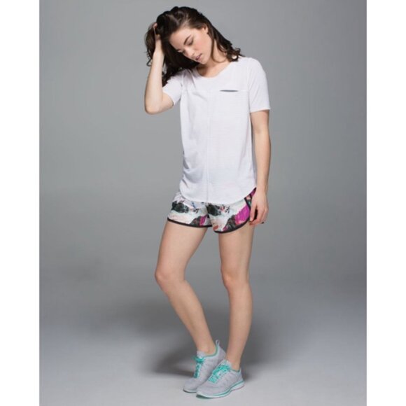 Lululemon Tracker Short III *4-way Stretch - Picture 4 of 8